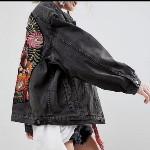 Haute Ellie Denim Moto Jacket Ashbury Oversized Floral Embroidery Size Sm/Md NWT - Picture 11 of 15